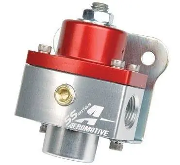 Ekspresowa wysyłka | Regulator ciśnienia paliwa Aeromotive SS Carburetor 750HP 3/8" NPT Czerwony